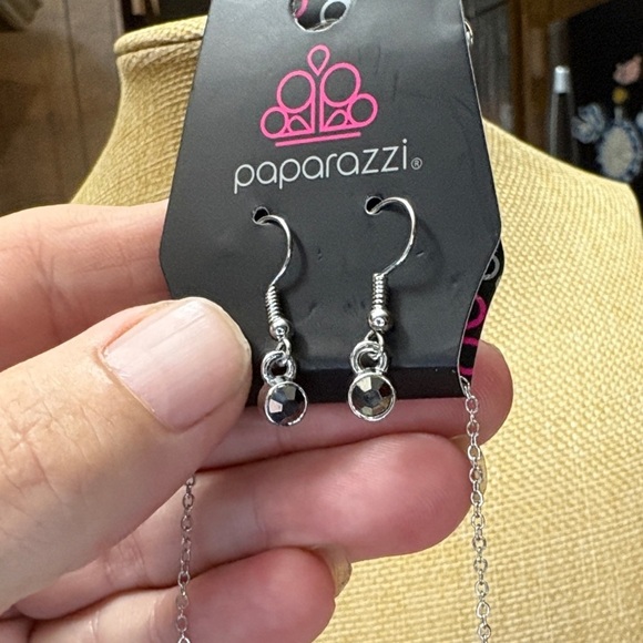 Paparazzi Silver and Black Filigree Necklace and Earrings Set​ - Picture 2 of 3